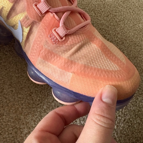 Nike Vibrant Pink and Purple VaporMax Shoes - Picture 3 of 8